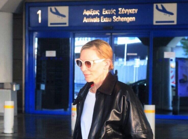 Η Κέιτ Μπλάνσετ στο αεροδρόμιο «Ελευθέριος Βενιζέλος»