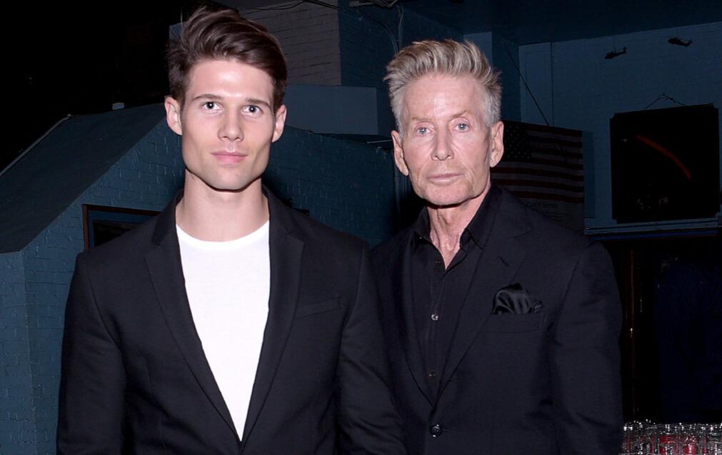 Κάλβιν Κλάιν: Αντιδράσεις για τον αδιάφορο 36χρονο σύντροφο του 82χρονου σχεδιαστή