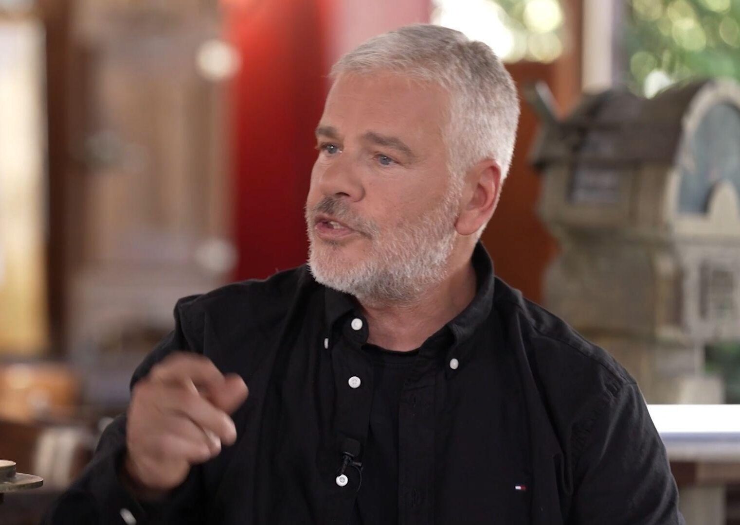 Νίκος Γρίτσης: «Έλεγαν τη μητέρα μου “μάνα του τρομοκράτη”! Έφυγε από καρκίνο στα 45 της»