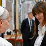 Μόνικα Μπελούτσι: «Μάγεψε» ακόμα και τον Πάπα!