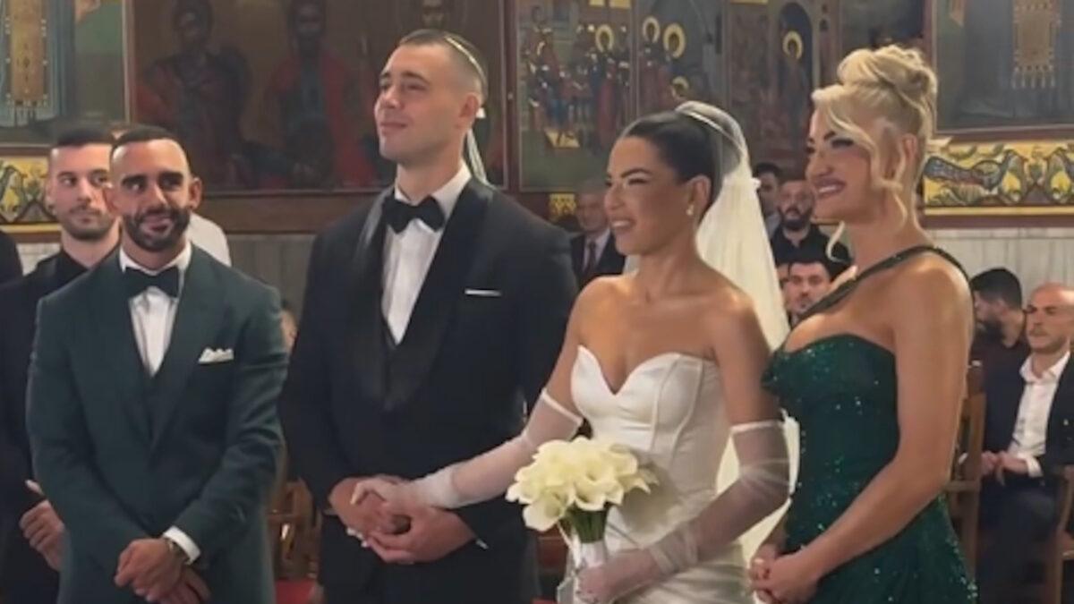 Ιωάννα Τούνη: Πάντρεψε με νταούλια και κλαρίνα την κολλητή της, Στέλλα Πάσσαρη