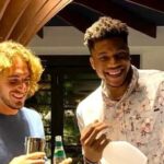 Ο Γιάννης Αντετοκούνμπο στηρίζει τον Τσιτσιπά: Αφήστε το παιδί ήσυχο!