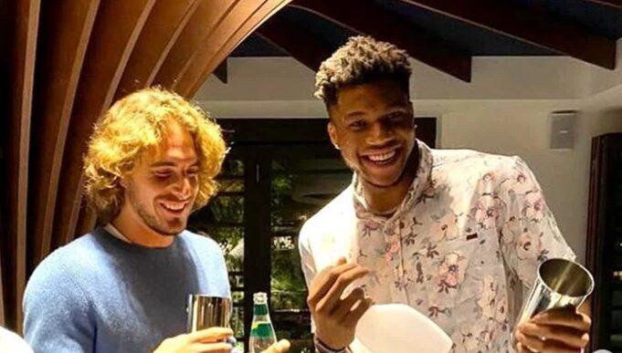 Ο Γιάννης Αντετοκούνμπο στηρίζει τον Τσιτσιπά: Αφήστε το παιδί ήσυχο!