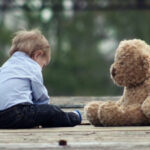 Φρίκη στην Αθήνα! 20χρονος ασελγούσε στα δύο ανίψια του, 2 και 4 ετών, μαζί με το σύντροφό του