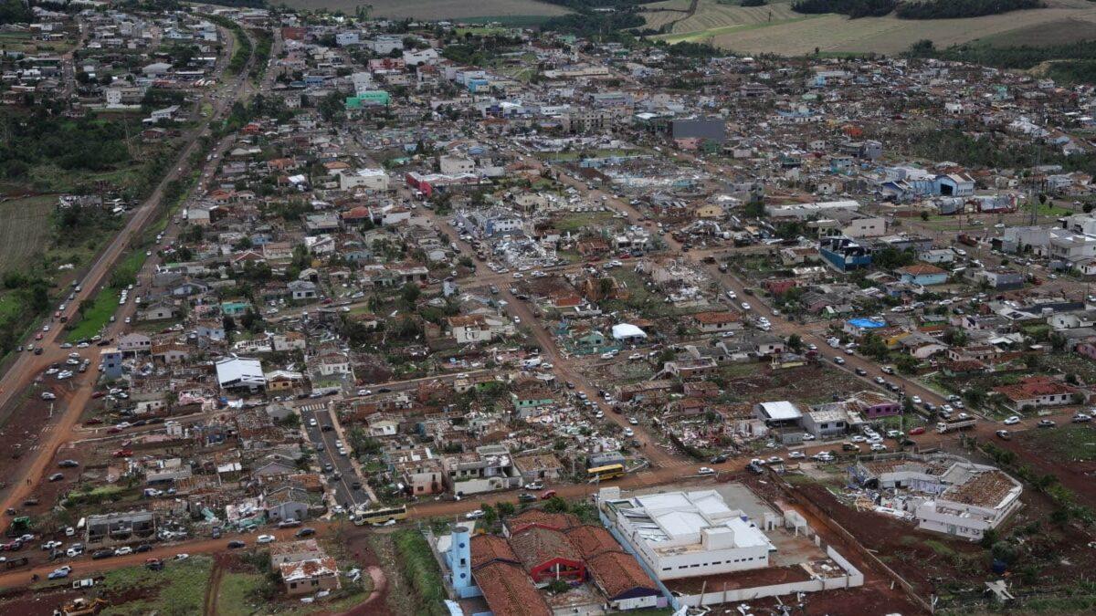 Φονικός ανεμοστρόβιλος στη Βραζιλία: Νεκροί, τραυματίες και μία πόλη ισοπεδωμένη