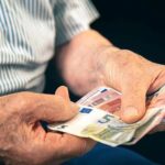 Πότε θα πληρωθούν οι συντάξεις Δεκεμβρίου 2025