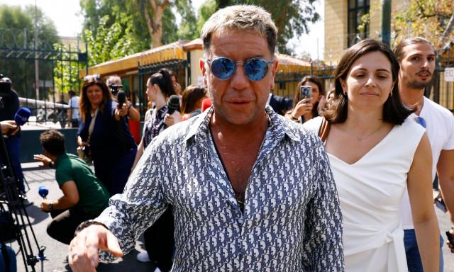 Γιώργος Μαζωνάκης: Τι λέει η οικογένεια του έπειτα από την καταγγελία; – Η επίσημη ανακοίνωση