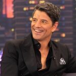 Σάκης Ρουβάς: Σήκωσε τη Νατάσσα Θεοδωρίδου και του σκίστηκε ξανά… το παντελόνι