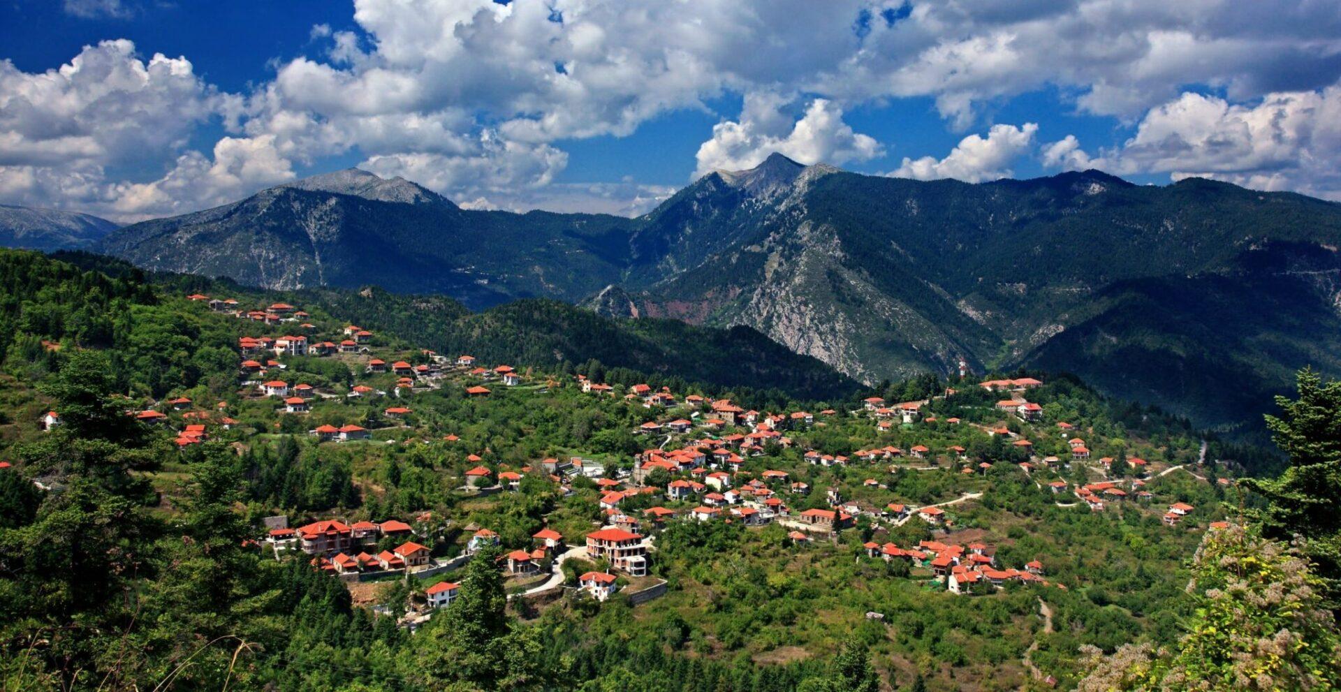 Παραμυθένια χωριά στα βουνά της Ναυπακτίας