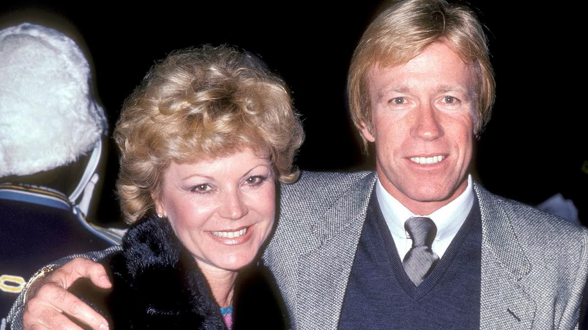 Τσακ Νόρις: Πέθανε η πρώτη σύζυγος και παιδικός έρωτάς του