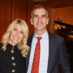 Σία Κοσιώνη: Σικ εμφάνιση σε χριστουγεννιάτικο δείπνο