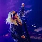 Άννα Βίσση: Αποθέωση στην 10η πρεμιέρα του “Hotel Ερμού”