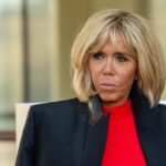 Σάλος στη Γαλλία με τη Μπριζίτ Μακρόν: “Βρωμιάρες σκύλες” σε φεμινίστριες ακτιβίστριες