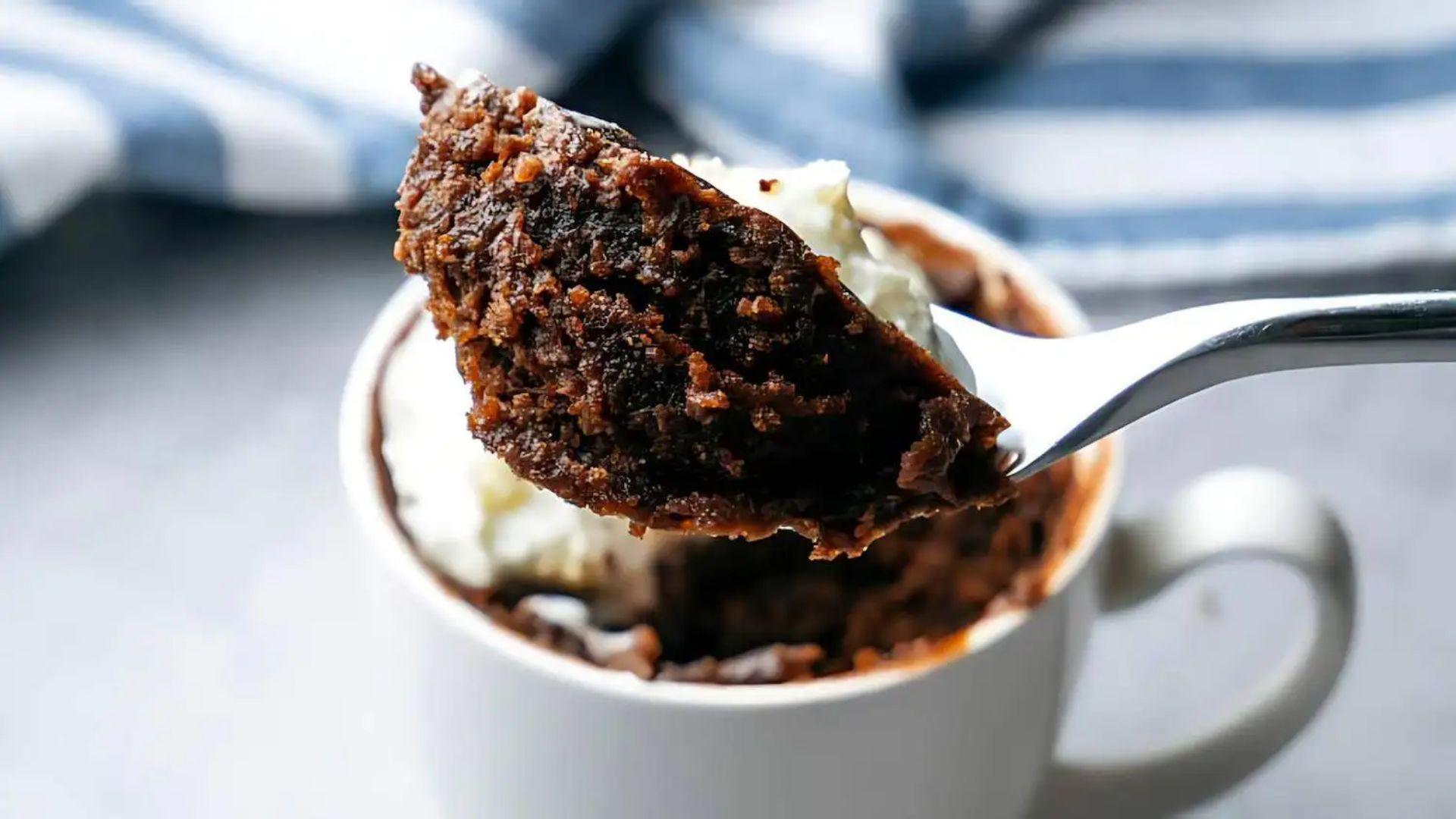 Πώς θα φτιάξεις μπράουνι στο φλιτζάνι!