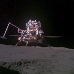 Με σπάνιους μετεωρίτες από την αθέατη πλευρά της Σελήνης επέστρεψε η κινεζική διαστημική αποστολή