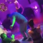 Στον αέρα λουλούδια και δολάρια στα μπουζούκια της Νέας Υόρκης!