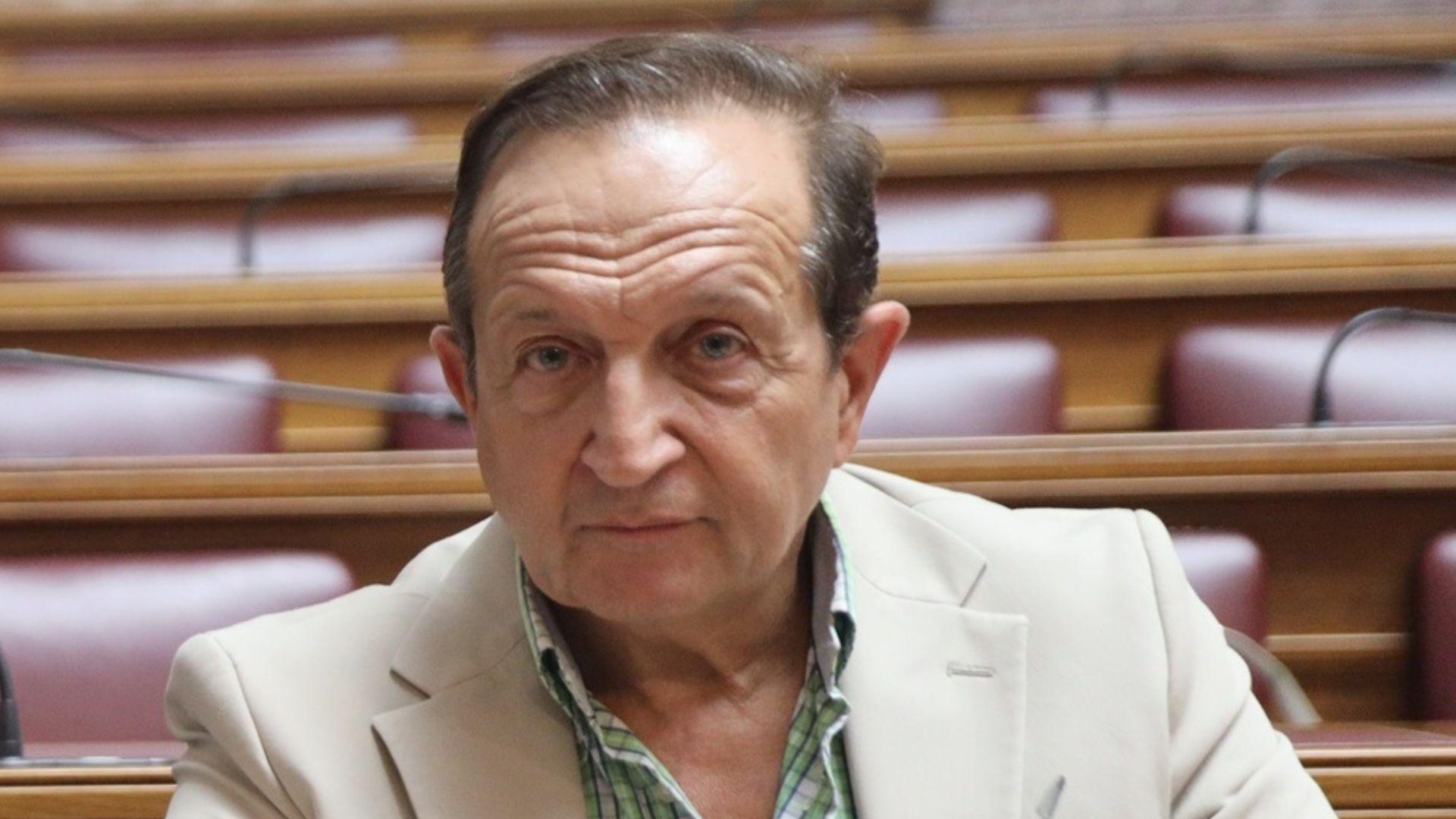 Σπύρος Μπιμπίλας: Ως βουλευτές έχουμε επίδομα 900 ευρώ για ταχυδρομικά τέλη