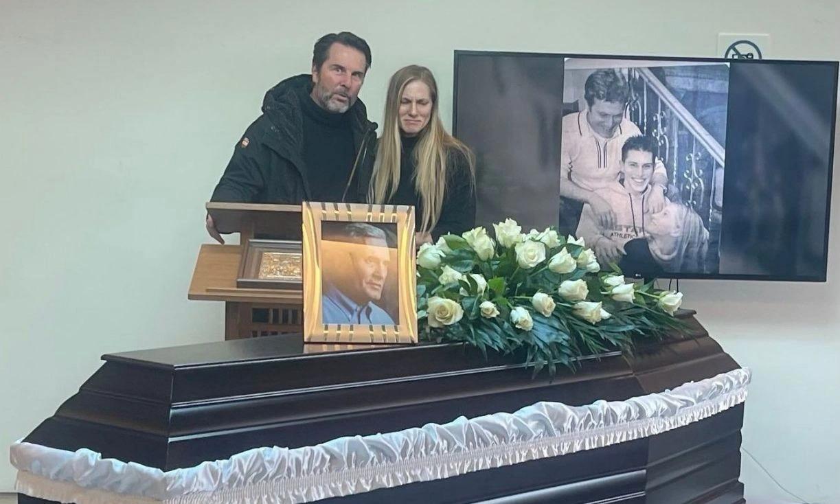 Το «Τελευταίο Αντίο» στον Αλμπέρτο Εσκενάζυ