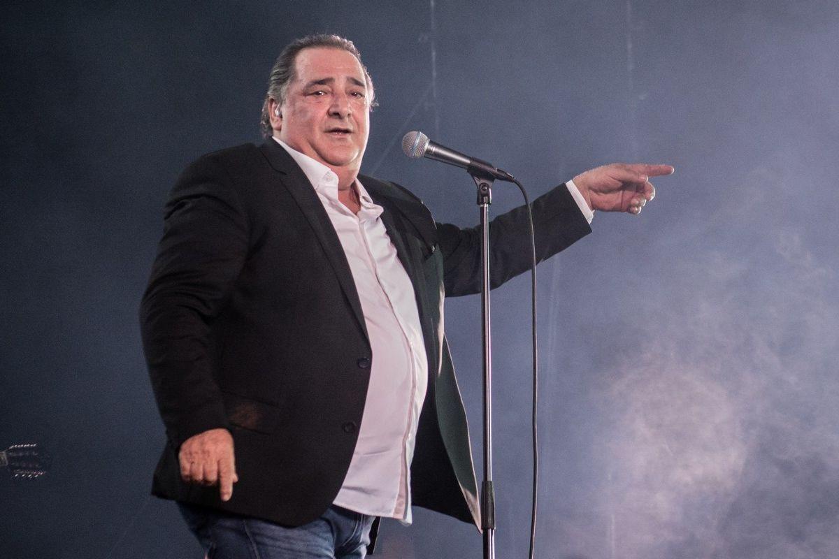 Βασίλης Καρράς: Συγκίνηση στο τρισάγιο για τα δύο χρόνια από τον θάνατό του