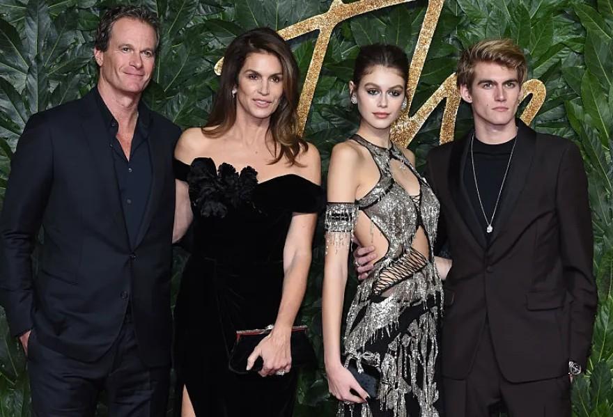 Η μάχη του γιου της Σίντι Κρόφορντ με τα χάπια