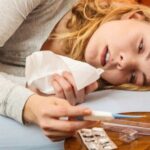 Οι πνευμονολόγοι προειδοποιούν: “Προσοχή στις βαριές λοιμώξεις στις γιορτές”