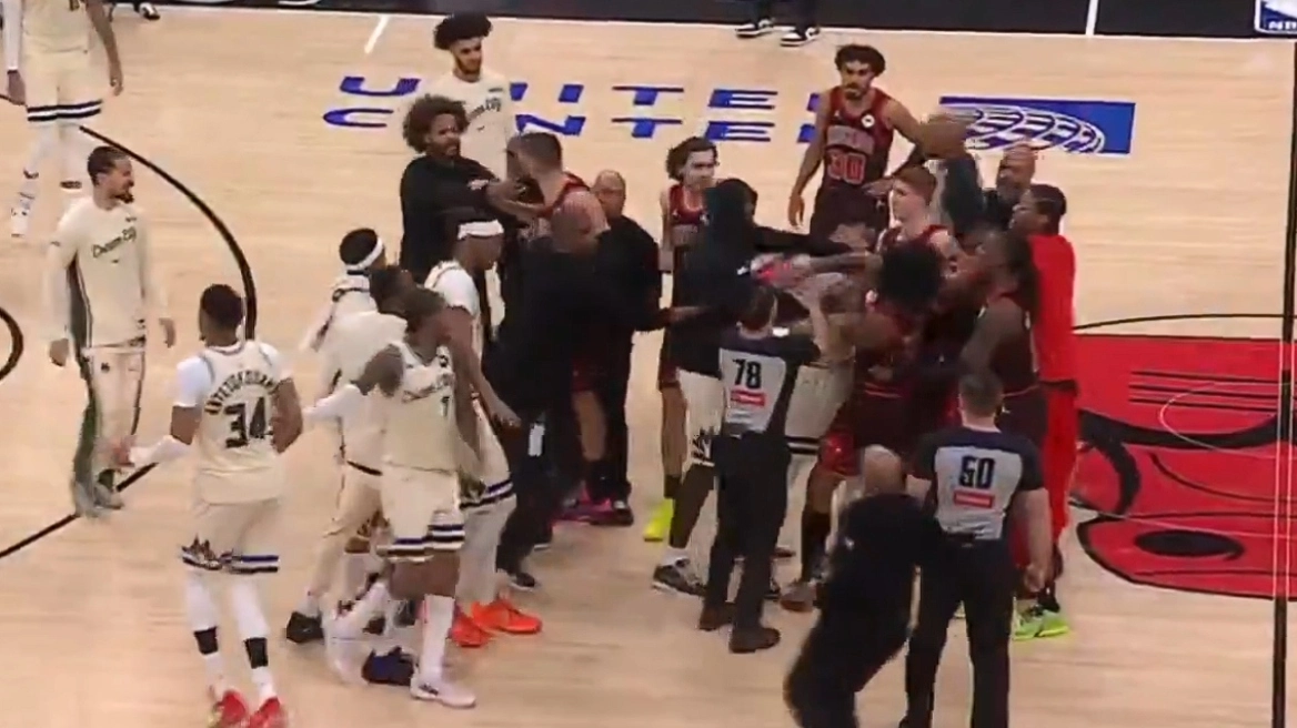 Αντετοκούνμπο: Ένα κάρφωμα προκάλεσε σύρραξη με τους Μπουλς