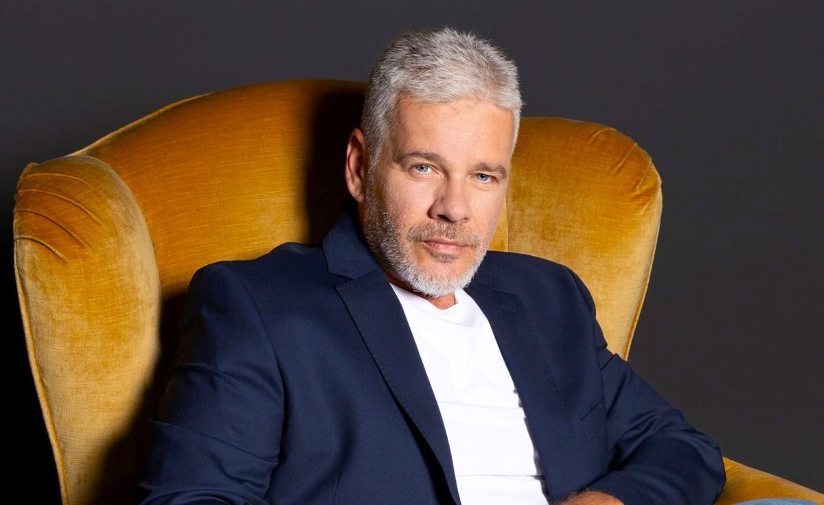 Νίκος Γρίτσης: Πέρασα 15 μήνες στη φυλακή και στην απομόνωση έγραφα στίχους