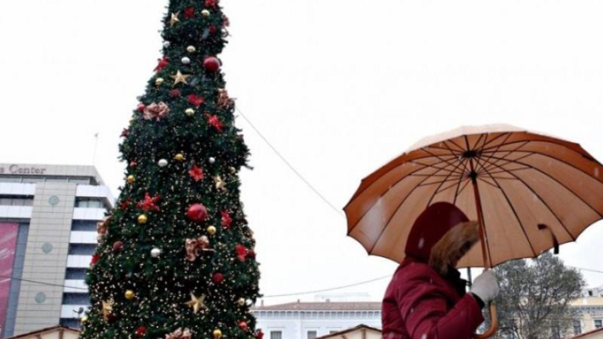 Ο καιρός των Χριστουγέννων: Βροχές και σποραδικές καταιγίδες την Παραμονή