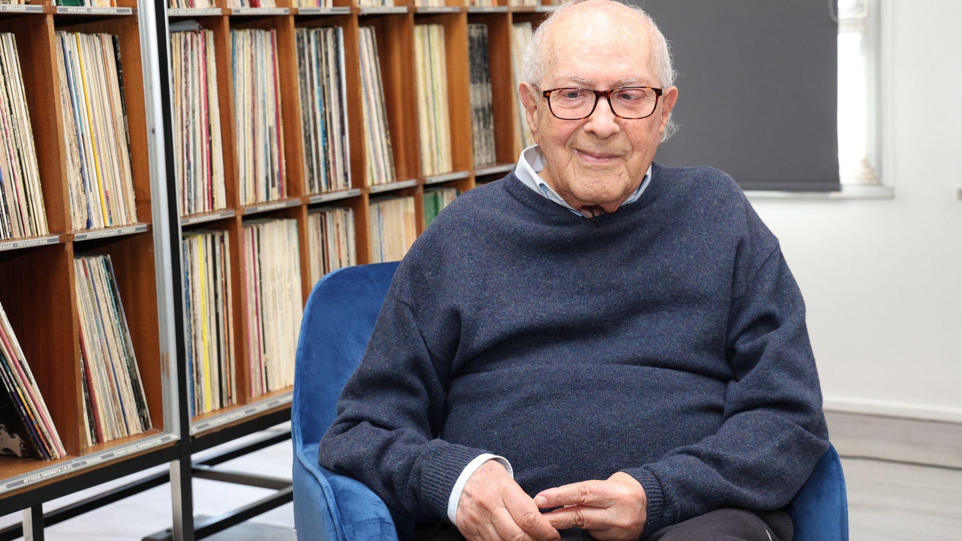 Γιώργος Παπαστεφάνου: Δώρισε το πολύτιμο αρχείο του στην ΕΡΤ