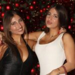 Ελένη Πετρουλάκη: Οι δίδυμες κόρες της στα μπουζούκια