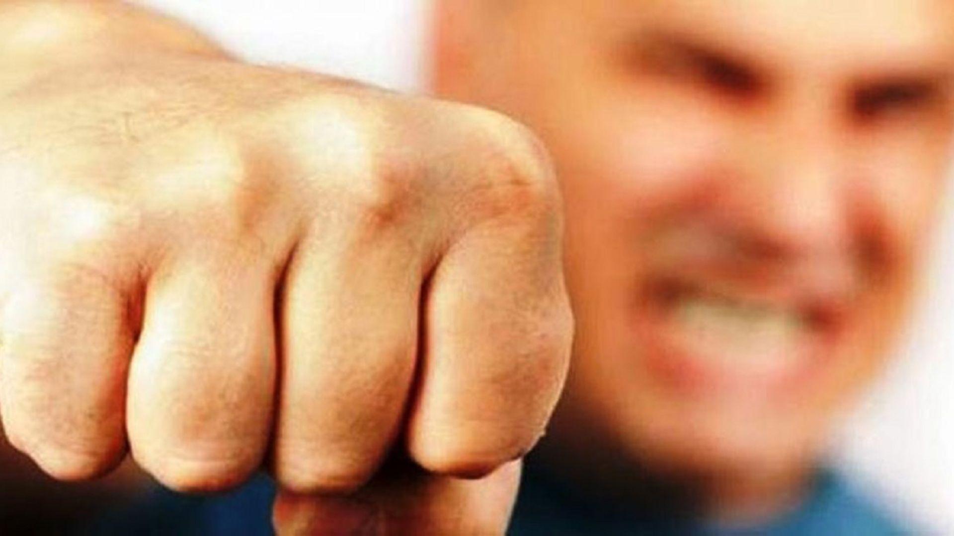 Σοκ στο Αίγιο: Γνωστός παίκτης ριάλιτι ξυλοκόπησε 46χρονο