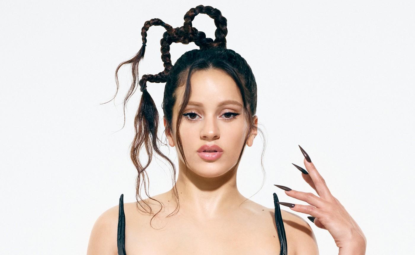 Ροσαλία: Βρήκε πισίνα και… χαλαρώνει