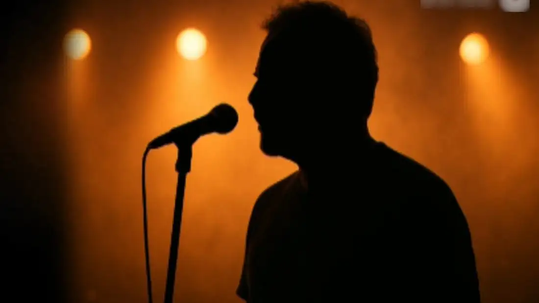 Ο γνωστός τραγουδιστής διαψεύδει κατηγορίες για σεξουαλική κακοποίηση