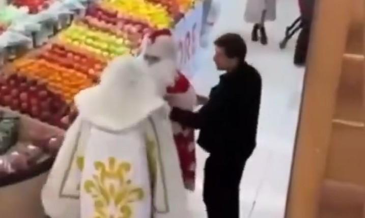 Αϊ Βασίληδες πιάστηκαν στα χέρια!