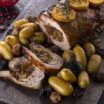 Χοιρινό γεμιστό με δαμάσκηνα και κάστανα