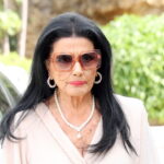 Ζωζώ Σαπουντζάκη: “Θα επανέλθει” – Όλη η αλήθεια για το πρόβλημα υγείας του σύζύγου της