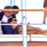 Λεονάρντο Ντι Κάπριο και Βιτόρια Σερέτι στο σκάφος του Τζεφ Μπέζος