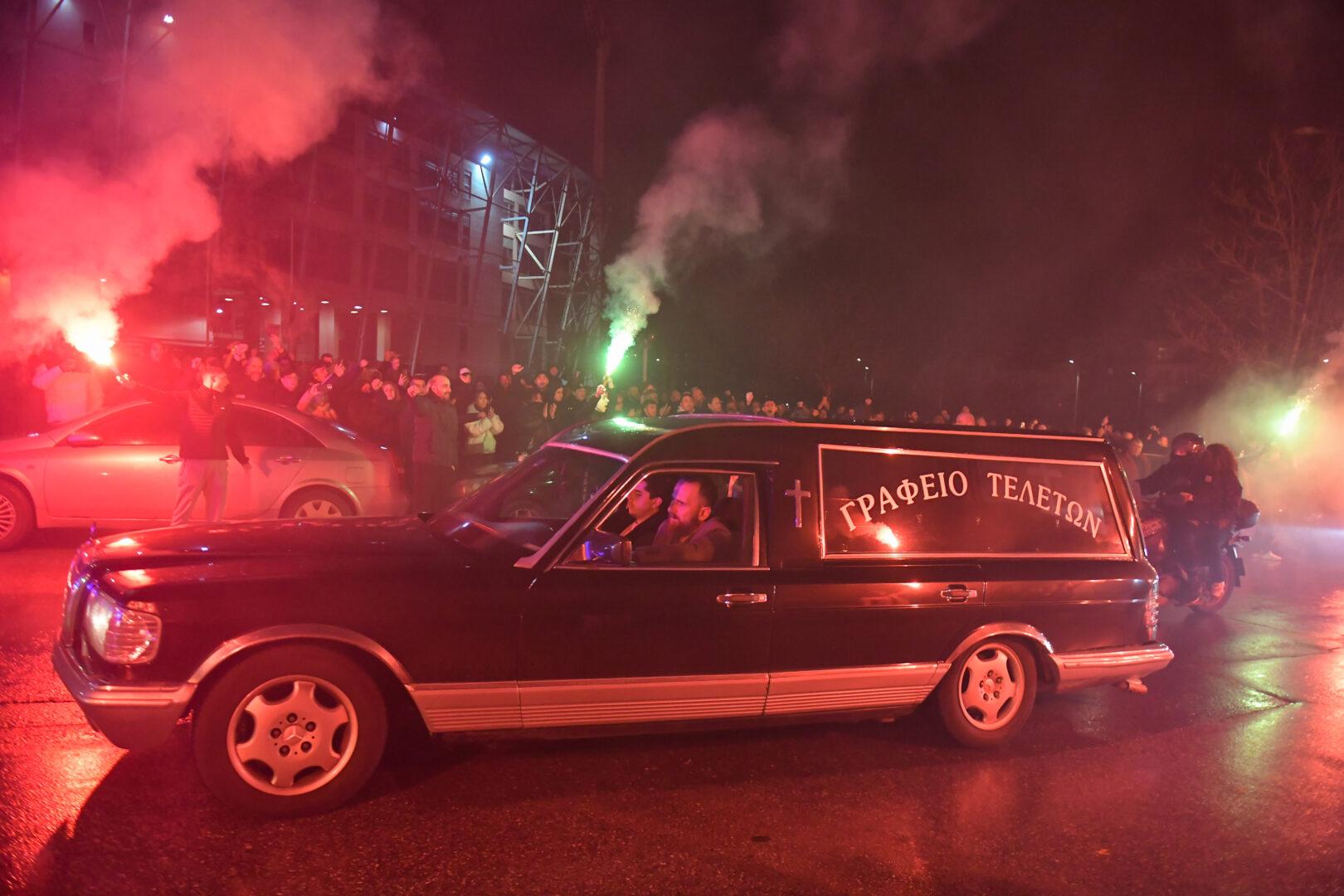 Έφτασαν στην Τούμπα οι σοροί των 7 οπαδών του ΠΑΟΚ