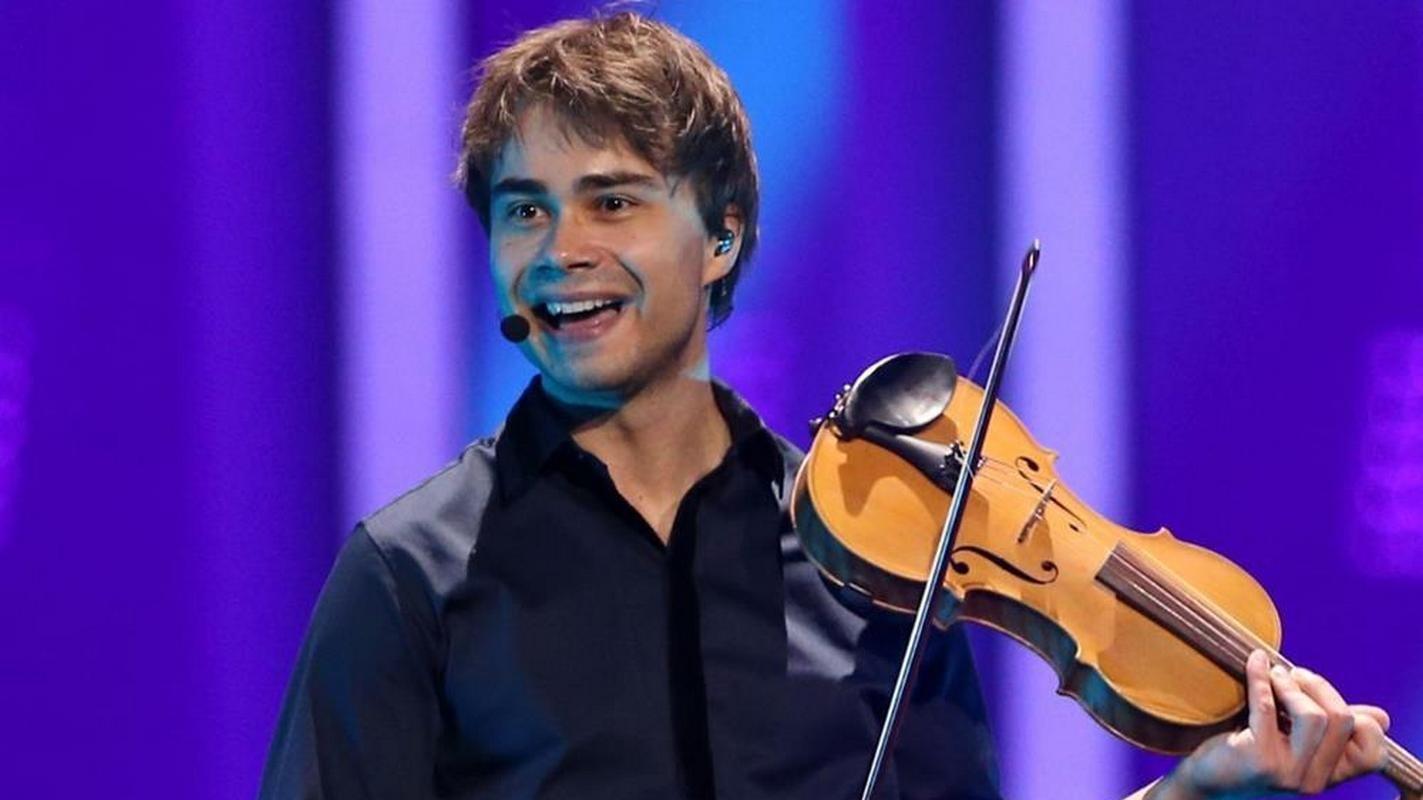 Αλεξάντερ Ρίμπακ: Το ελληνικό τραγούδι που διάλεξε για τη Eurovision