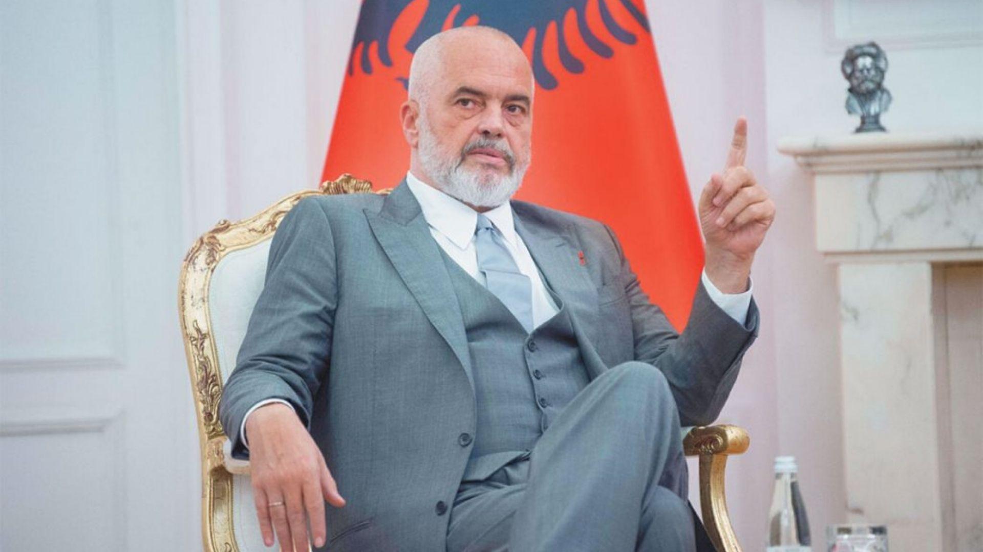 Έντι Ράμα: “Οι Έλληνες νομίζουν ότι είναι άμεσοι κληρονόμοι του Πλάτωνα και του Αριστοτέλη, δεν είναι”