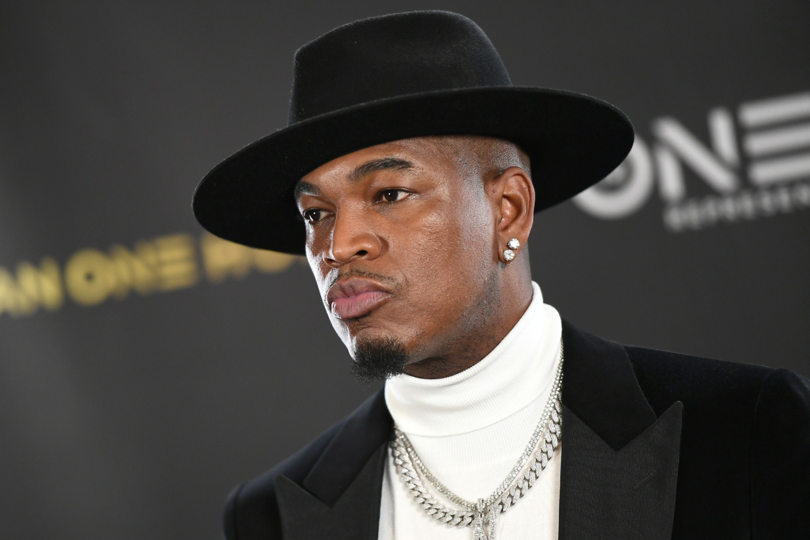 Ne-Yo: Είμαι σε μία σχέση με τρεις και όλες επέλεξαν να μείνουν