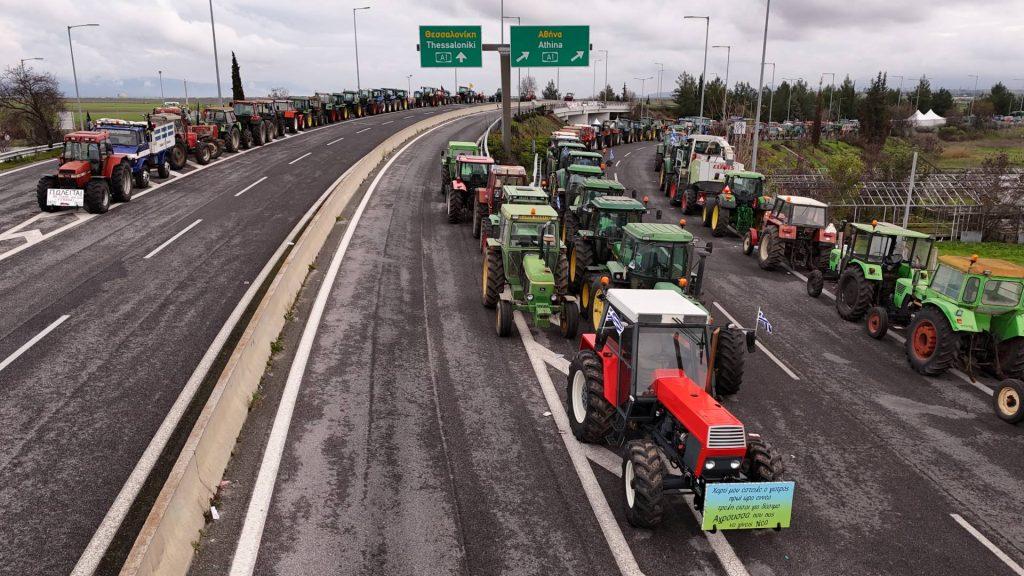 Αγρότες: Νέα κλιμάκωση με 48ωρο αποκλεισμό εθνικών οδών