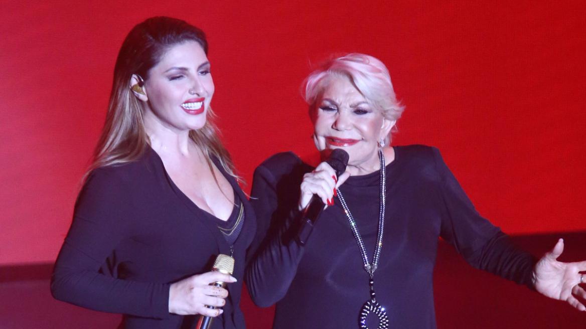 Η Έλενα Παπαρίζου για τη Μαρινέλλα: Τα δάκρυά μου έπεφταν ποτάμι