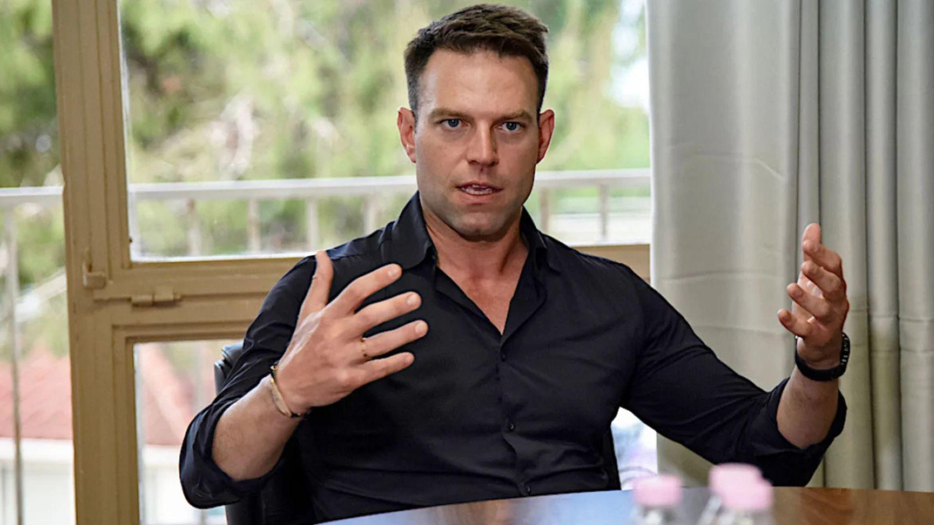 Στέφανος Κασσελάκης: Υπάρχουν πολλοί γκέι στην κυβέρνηση και στη Βουλή που κρύβονται