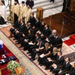 Χρυσή Βαρδινογιάννη: Η τρυφερή κίνηση στο σύζυγο της την ώρα της κηδείας