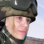 Η Γαρυφαλλιά Καληφώνη με παραλλαγή και κράνος   