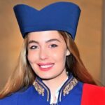 Η Αντωνία Καλλιμούκου αποφοίτησε από τη Νομική Σχολή Αθηνών