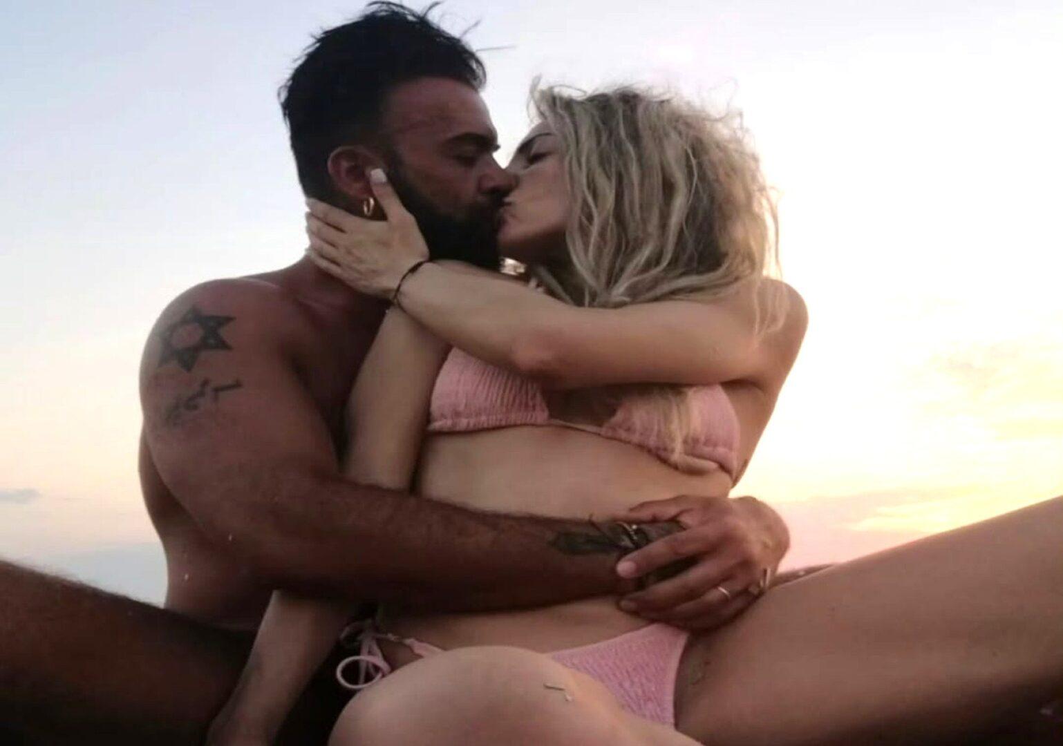 Περικλής Κονδυλάτος: Όλοι αναρωτιούνται ποιο είναι αυτό το κορίτσι