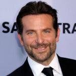 Μπράντλεϊ Κούπερ: Διαψεύδει ότι προχώρησε σε αισθητική επέμβαση