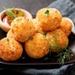 Πώς θα φτιάξετε πεντανόστιμες πατατοκροκέτες με μανιτάρια